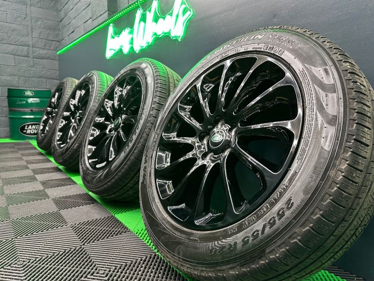 20 inch Range Rover Sport / Discovery powder coated Black style 1065 alloy wheels & 6mm+ Pirelli’s!