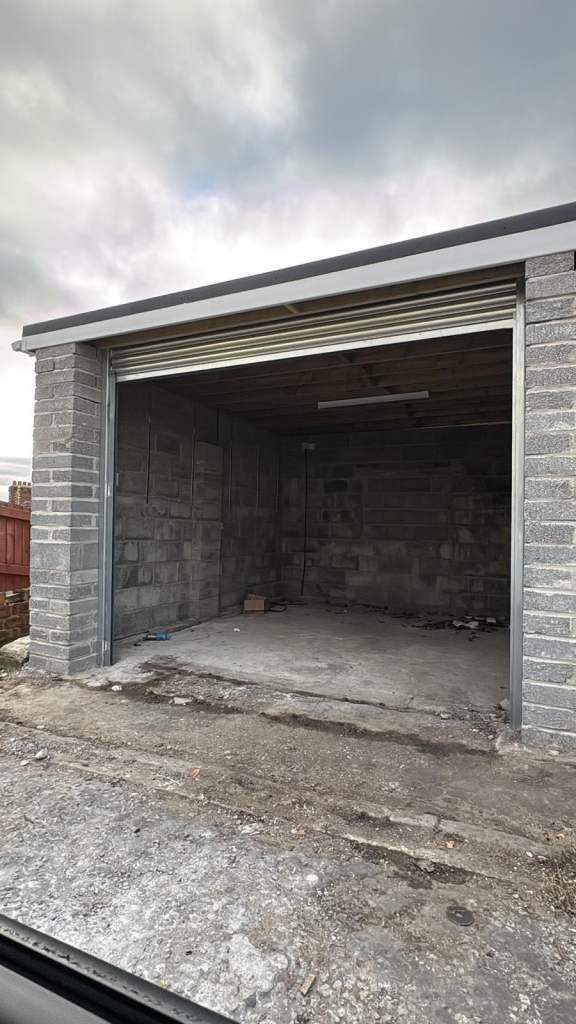 ELECTRIC GARAGE FOR RENT 