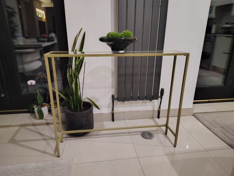 Console table 