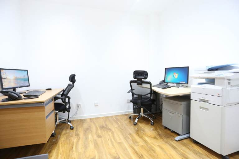 Beautiful Service Office with Wifi and other Amenities