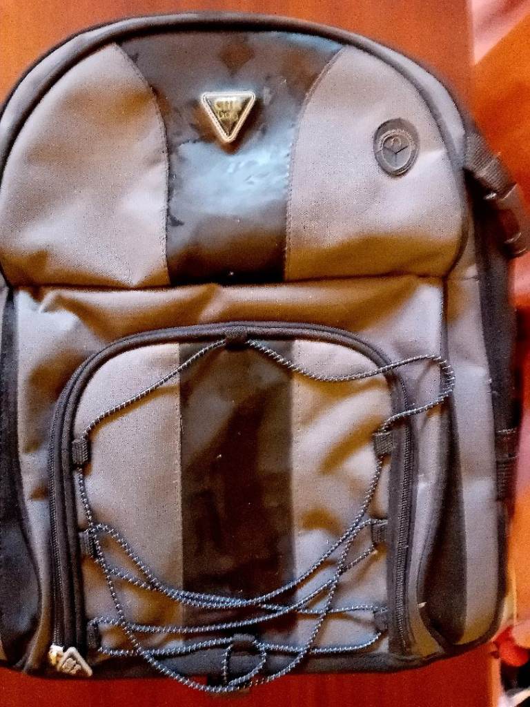 TECHAIR LAPTOP BACKPACK  BACK PROTECTION PRICE SLASH DOWN FROM £15