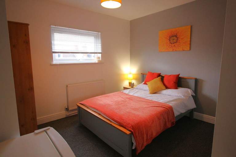 🏡✨ LARGE DOUBLE EN-SUITE ROOM!!! | 💷 £250 OFF ON 1ST MONTH RENT | 💡 ALL BILLS INCLUDED! 🔥🔑
