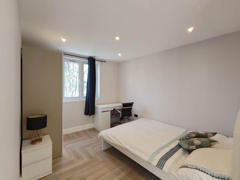 11 bed, 11 bath, Purley, CR8