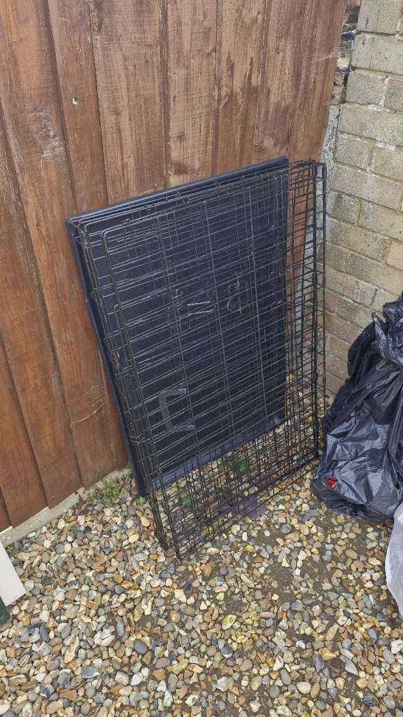 Large foldable dog crate 