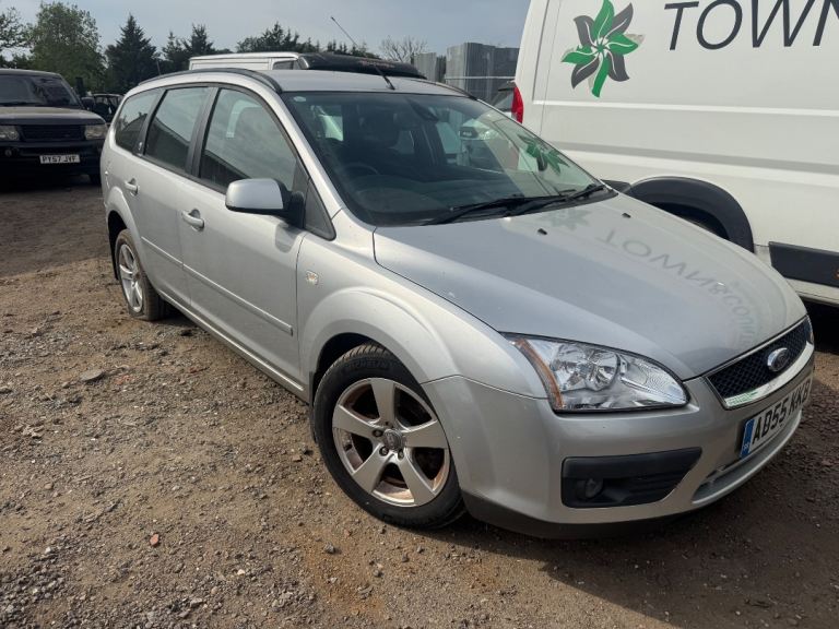 Ford focus estate  1.8 tdci 2006 silver BREAKING FOR PARTS 
