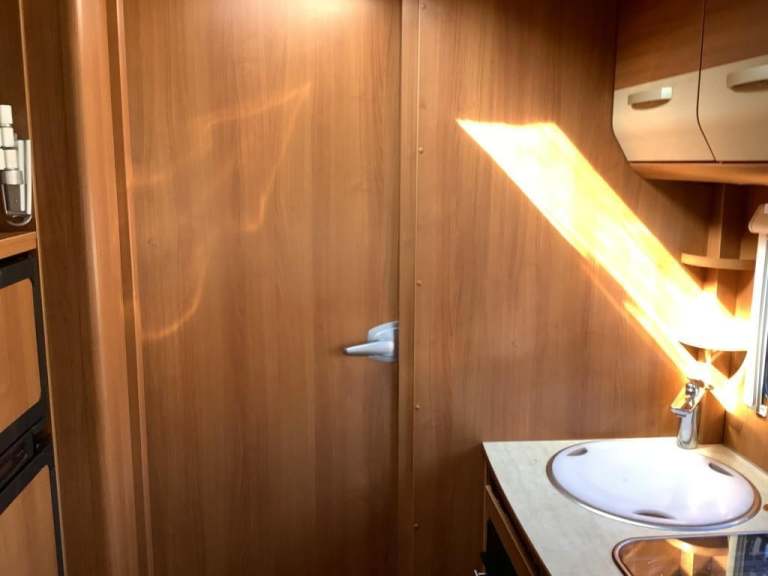 2013 (13) HYMER CARADO T449H LOW PROFILE