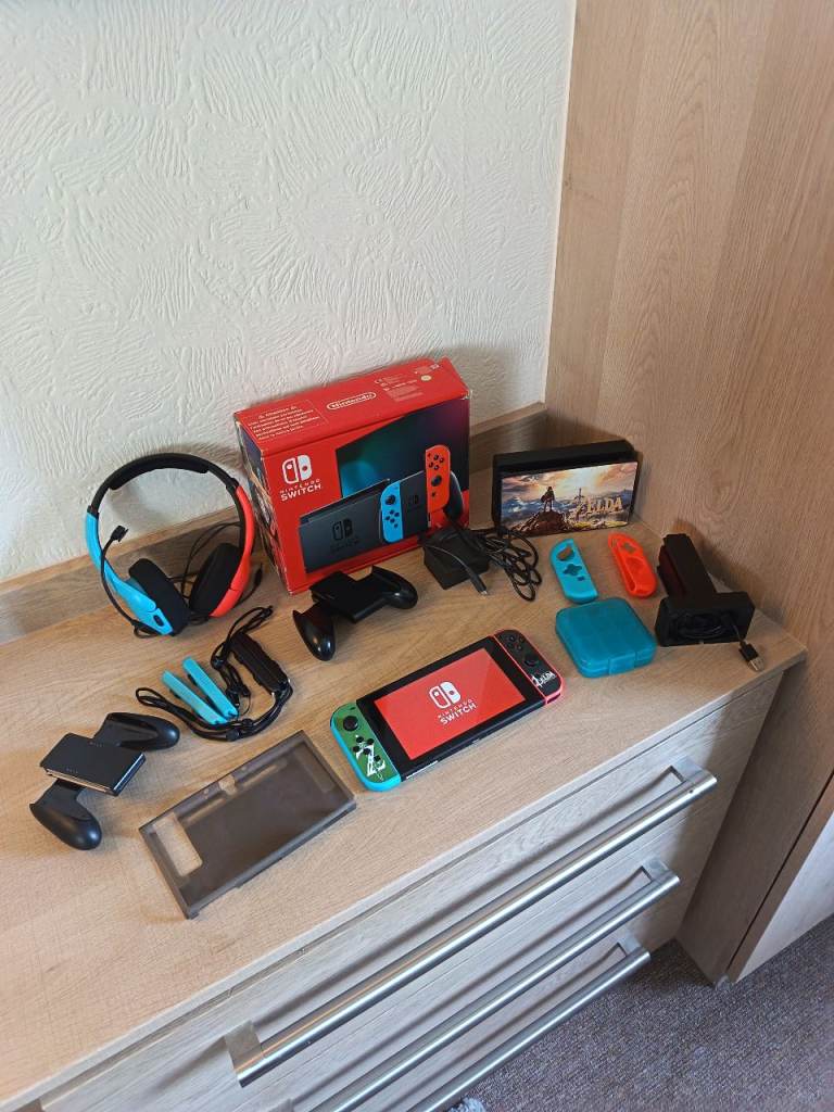 Nintendo Switch 1 V2 (Better Battery) Bundle