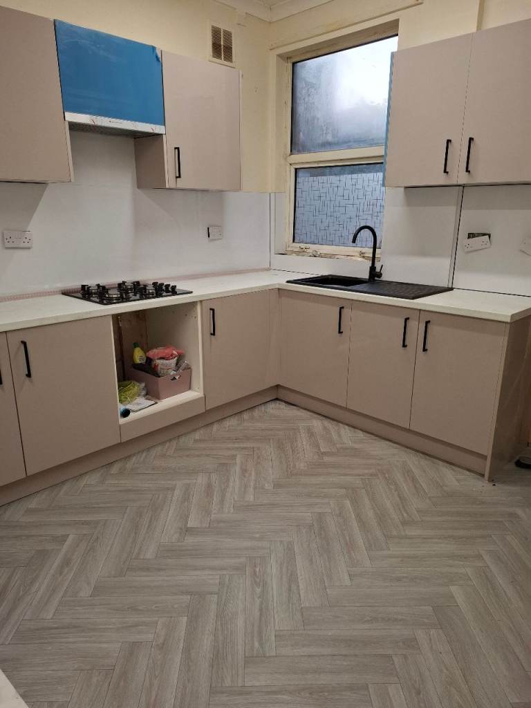 Large 3 bed end terrace house