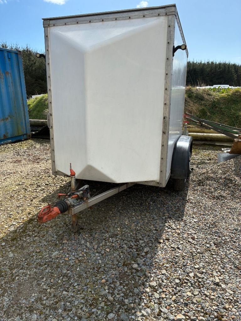 Tow a van trailer/ small box trailer 