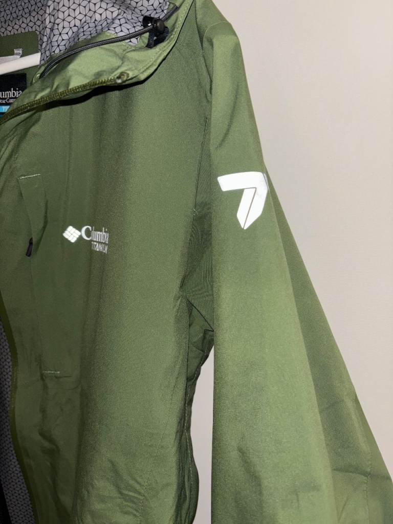 Columbia Ampli-Dry Waterproof Jacket. Med. Excellent Condition. Worn Once Cost £170, accept £53 ono