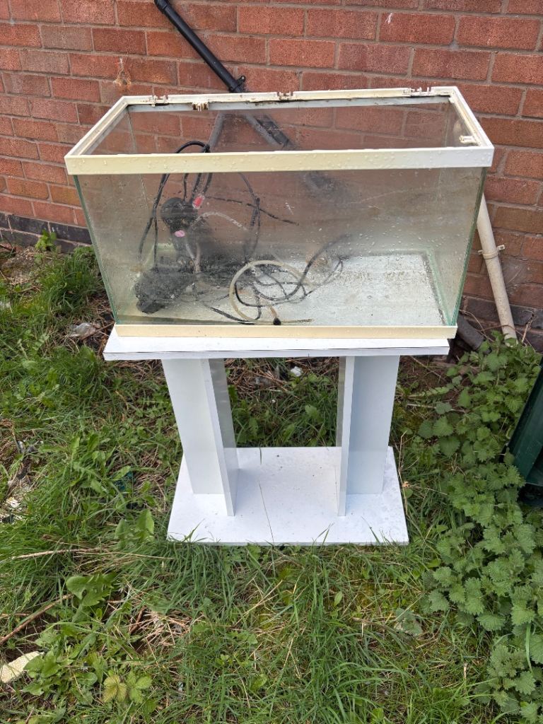 Free Fish tank stand 