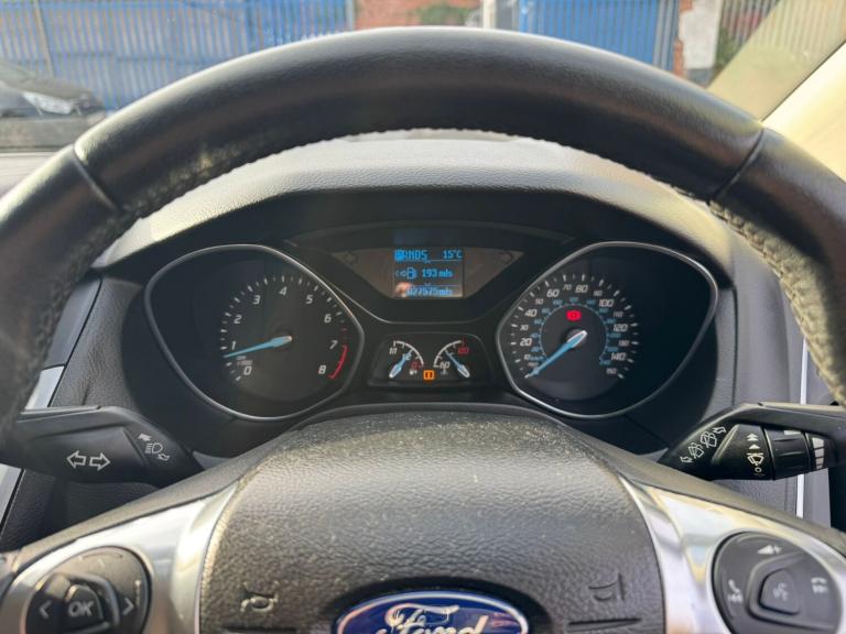 2013 Ford Focus 1.6 125 Zetec 5dr Powershift HATCHBACK Petrol Automatic