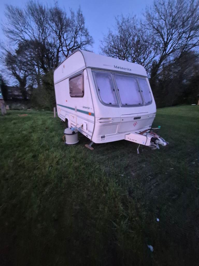 2 berth lunar meteorite touring caravan 1996 with awning and everything needed to start touring