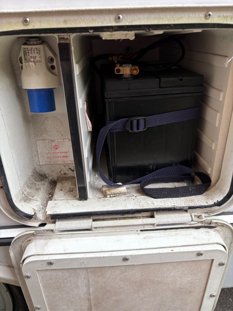 Peugeot, BOXER 320 LWB, 2000, 2446 (cc), full years MOT