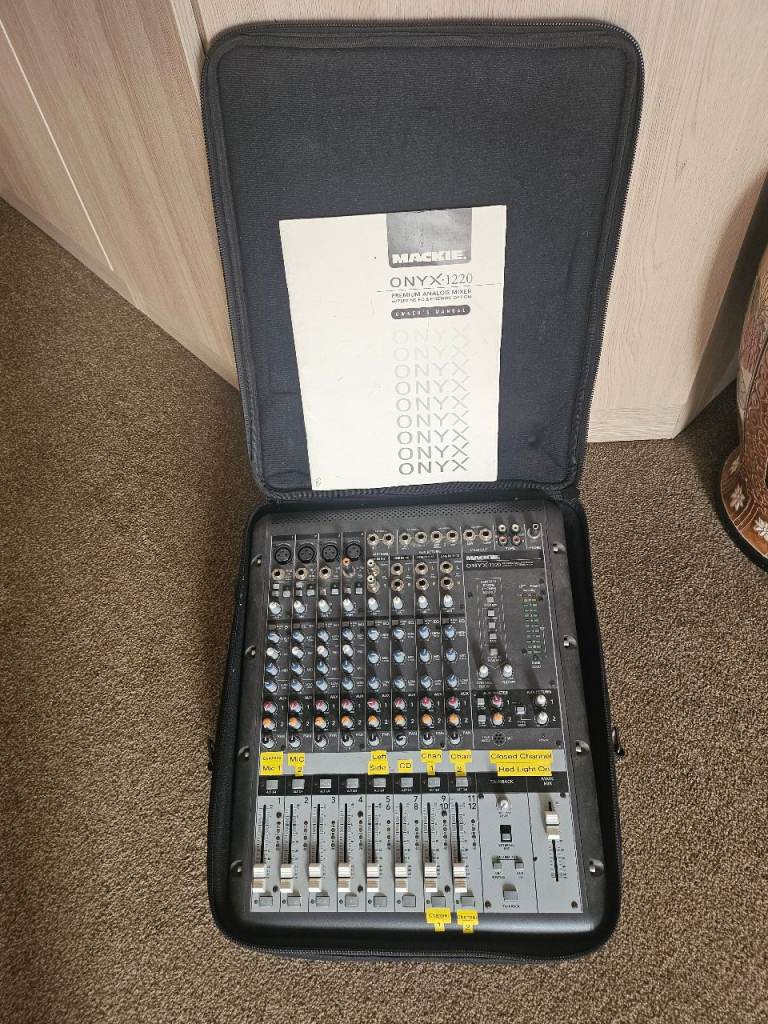 Mackie Onyx 1220i Mixer with Carry Case – Good Condition