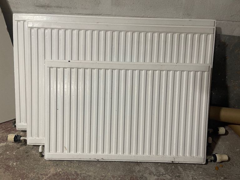 3 Radiators with thermostats