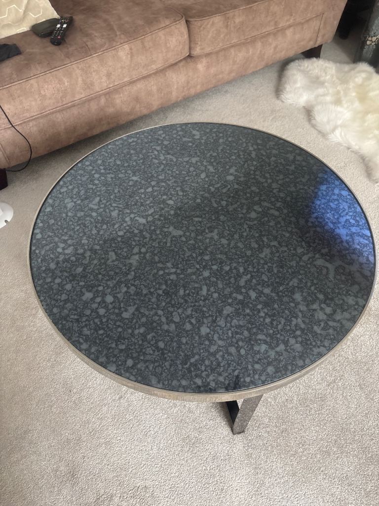 Mirrored top coffee table 
