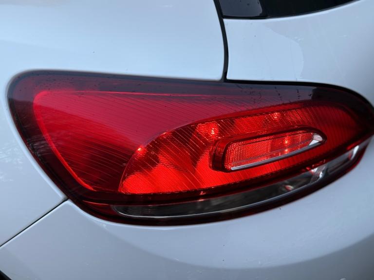 2013 Volkswagen Scirocco 2.0 TDi BlueMotion Tech GT 3dr [Nav/Leather] COUPE Diesel Manual