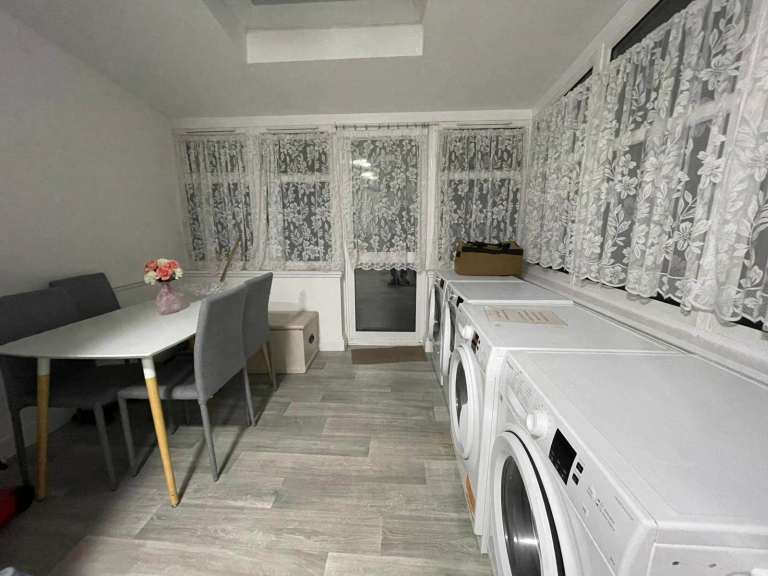 Ensuite Double Room with all bill included