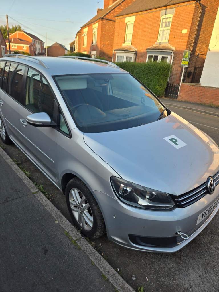 Volkswagen, TOURAN, MPV, 2011, Manual, 1598 (cc), 5 doors