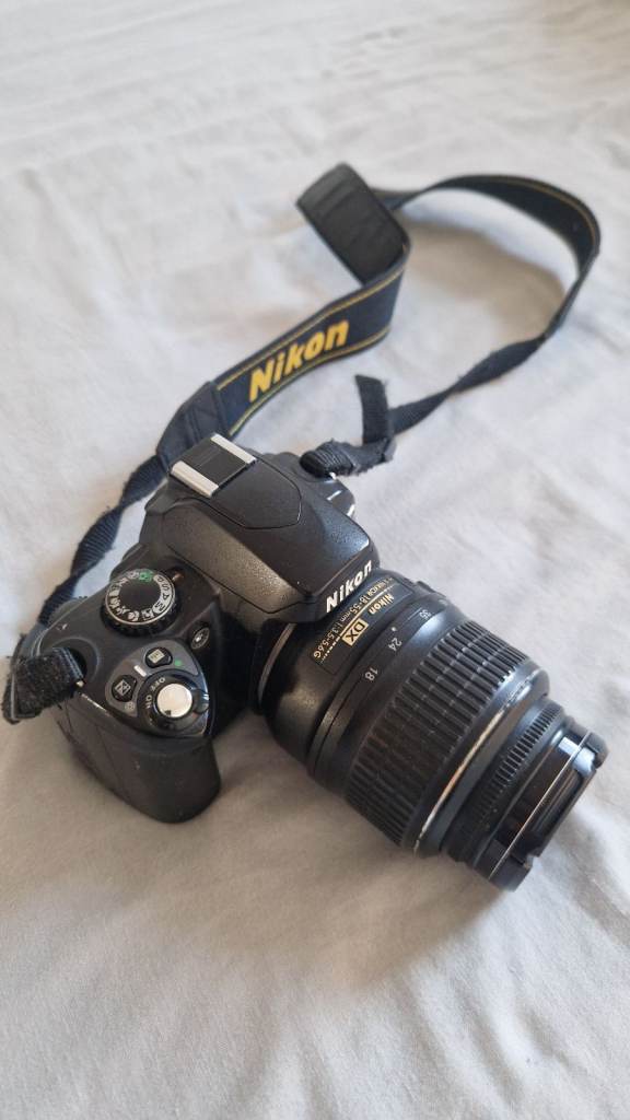 Nikon D40x 10.2MP Digital SLR camera + 18-55mm lense
