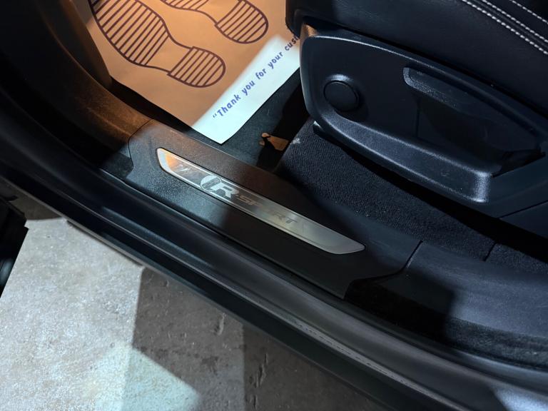 2017 Jaguar F-Pace 2.0 D180 R-Sport SUV 5dr Diesel Auto AWD Euro 6 (s/s) (180