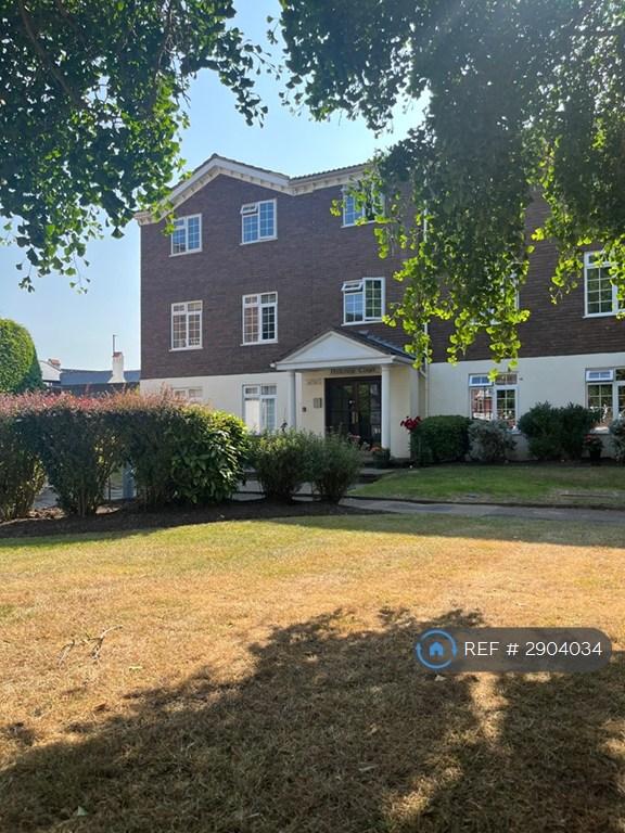 2 bedroom flat in Hillcrest, Weybridge, KT13 (2 bed) (#2904034)