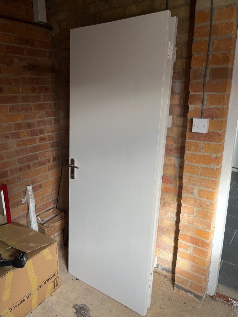 2 x white internal doors 