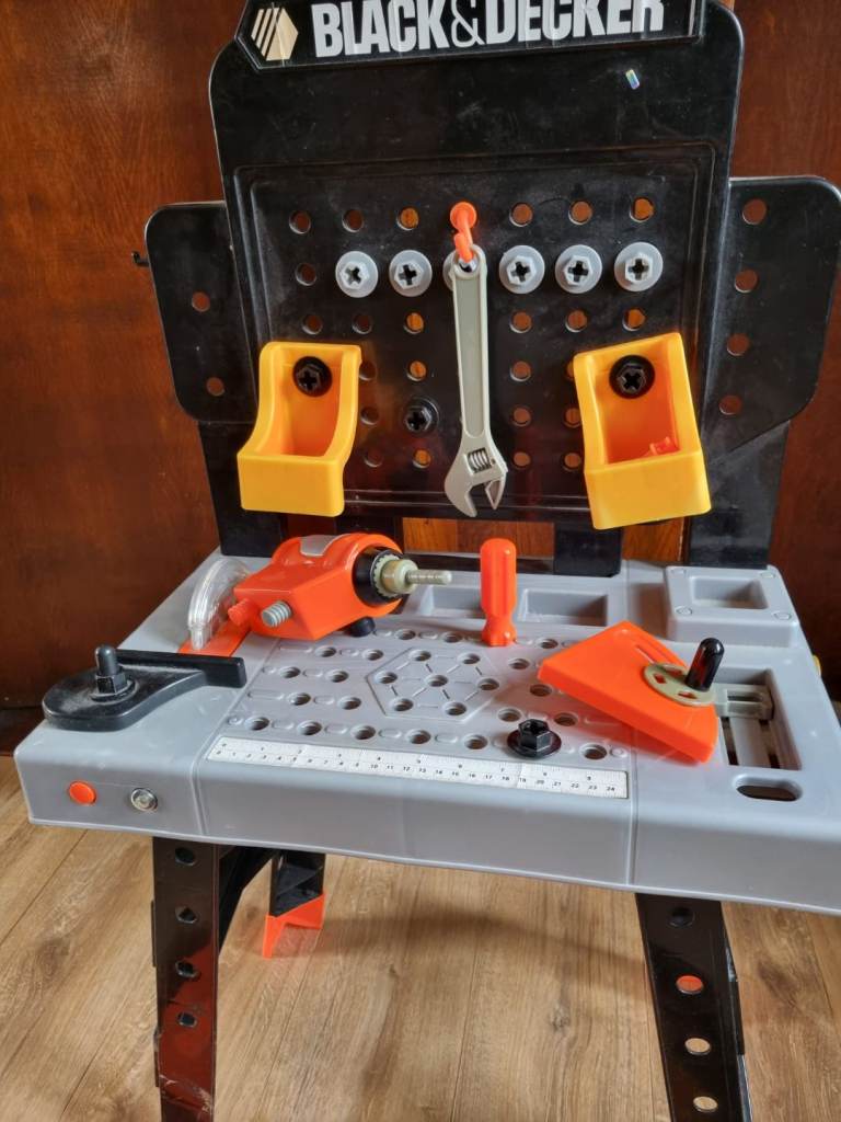 Black and Decker tool bench