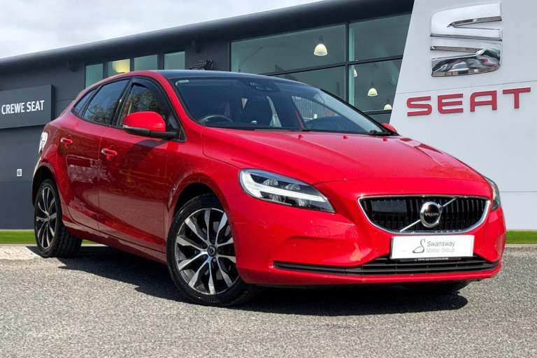 2019 Volvo V40 D2 [122] Momentum Edition 5dr Geartronic HATCHBACK DIESEL Automatic