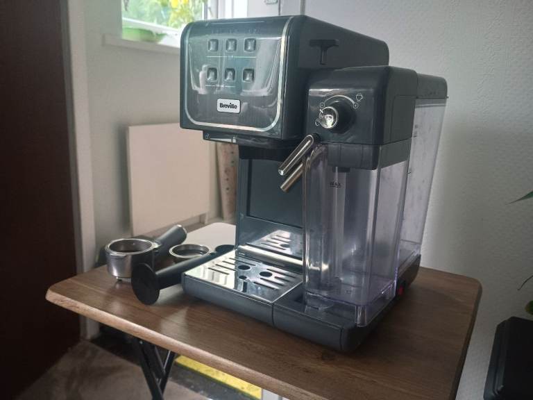 Breville Coffee Machine with Accessories – As Good As New