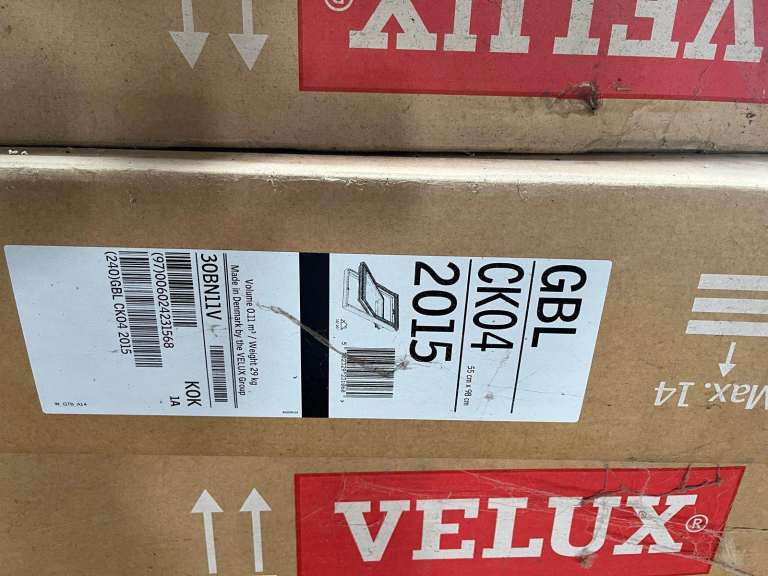 Velux GBL CK04 2015 Manual Centre Pivot Roof Low Pitch Roof Window - 550x980mm