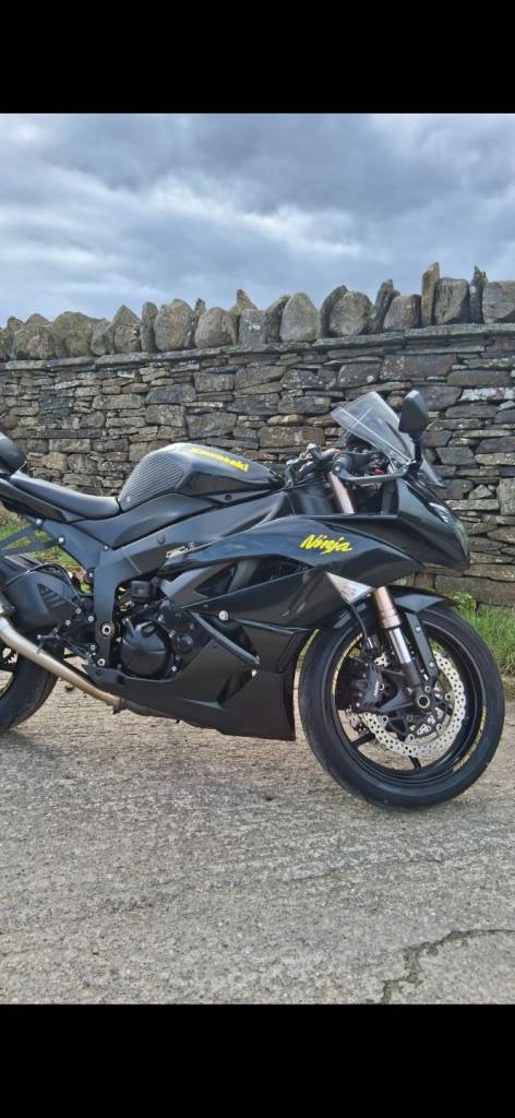 Kawasaki, Ninja ZX 6, 2010, 599 (cc)