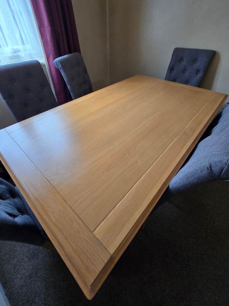 Dining Table and 6 Chairs