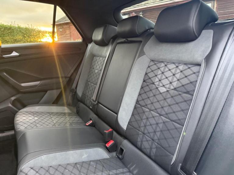 VOLKSWAGEN T-ROC 1.5 TSI R-Line DSG Euro 6 (s/s) 5dr 2022