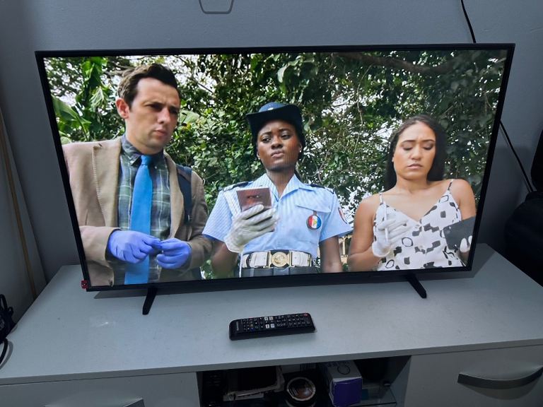 AS NEW, 40”SAMSUNG SMART LED FULL HDTV 