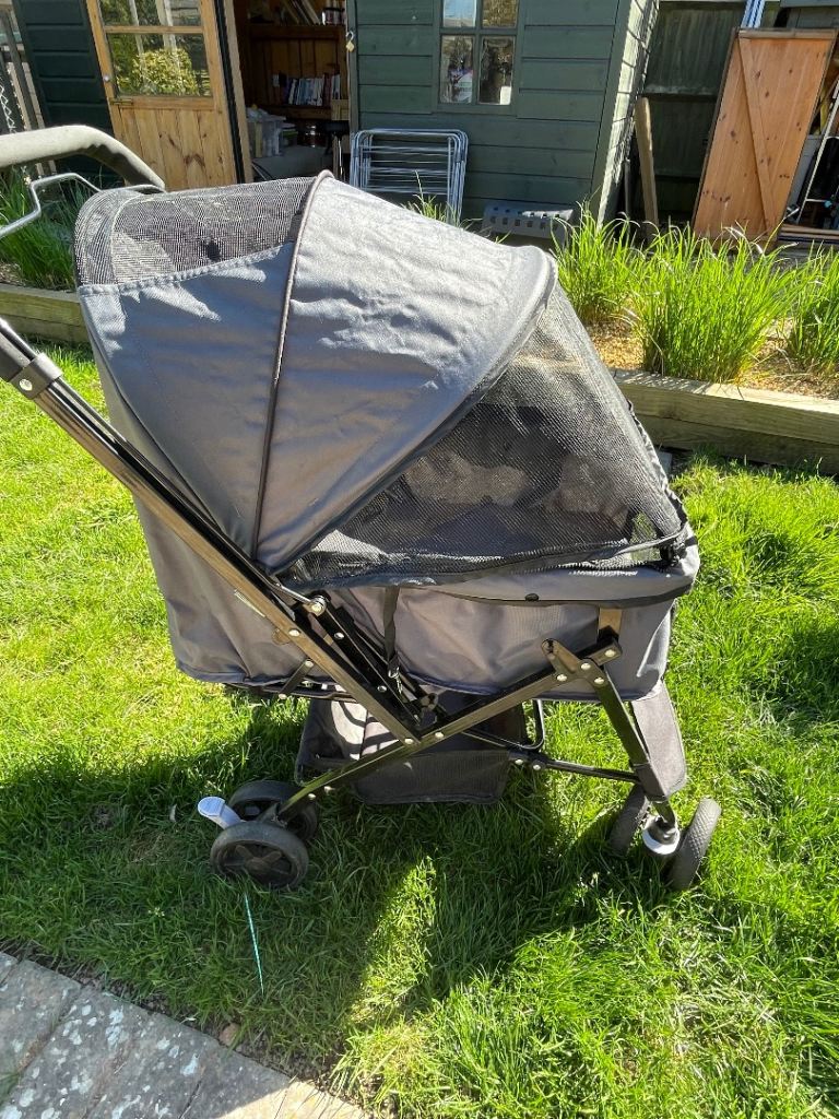 Paw hut dog stroller for small/medium dogs