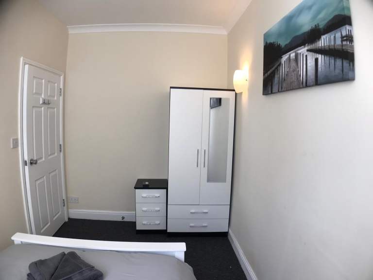 Luxury 4 bed House nr Coventry City Centre fully loaded