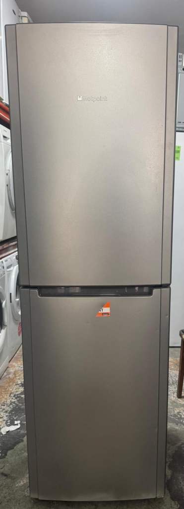 Hotpoint fridge freezer height is 185 cm width is 60 cm very beautiful condition 