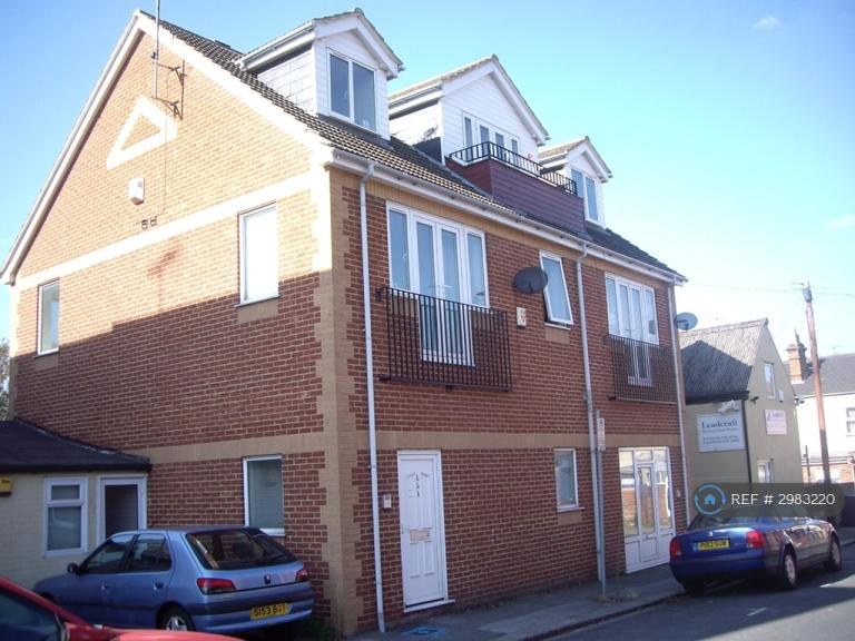 1 bedroom flat in Malthouse Lane, Reading, RG1 (1 bed) (#2983220)