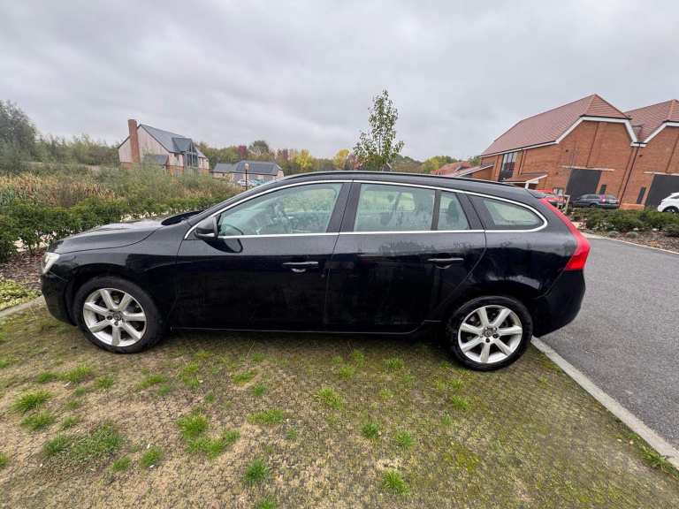 Volvo, V60, Estate, 2016, Semi-Auto, 1969 (cc), 5 doors