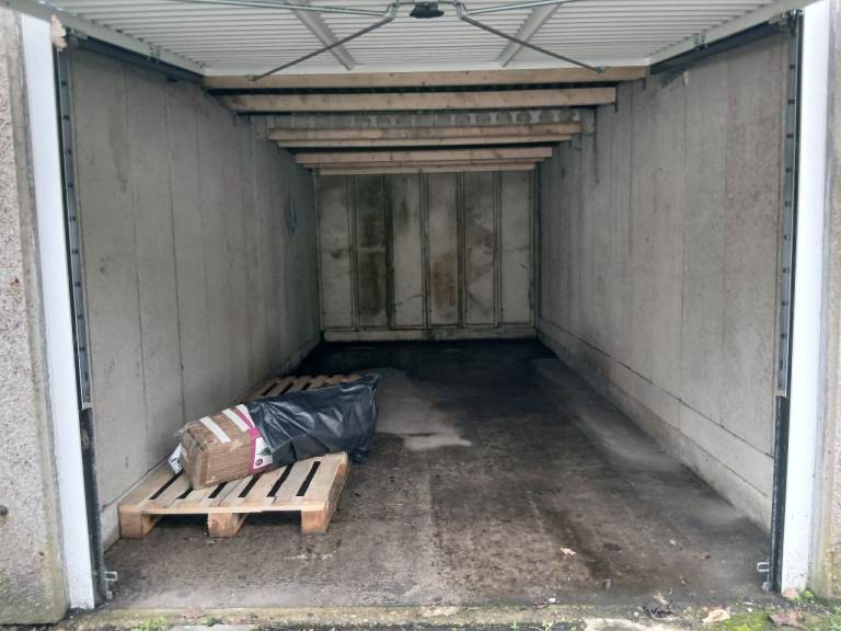 Garage to rent