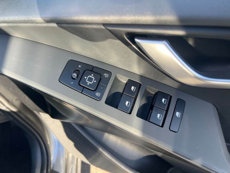  Kia Niro Hybrid 1.6h Gdi 2 Suv 5dr Petrol Hybrid Dct Euro 6 s/s 127 Bhp