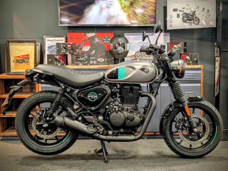 2024 ROYAL ENFIELD HUNTER 350 in Dapper Ash