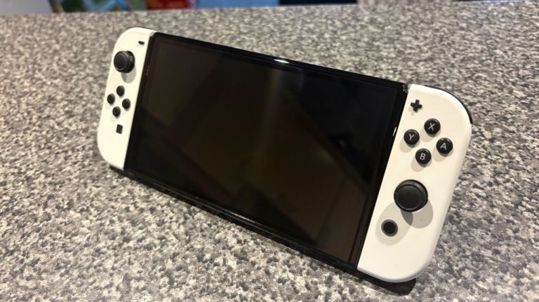 Nintendo Switch OLED White Console with Accessories – As Good As New