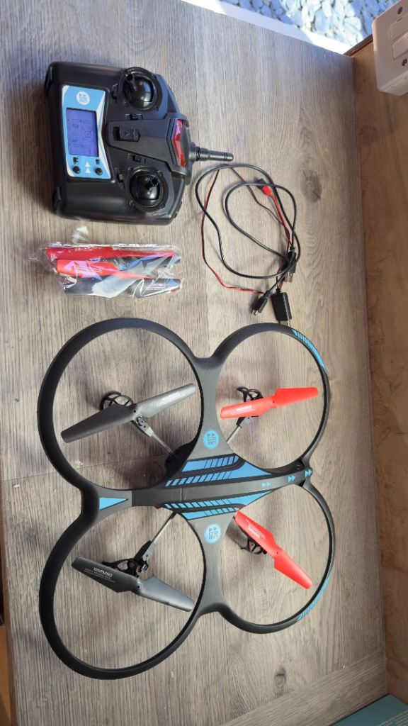 Arcade orbit cam drone