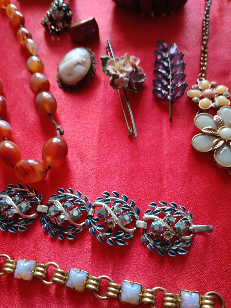 JOB LOT VINTAGE & MIXED JEWELLERY