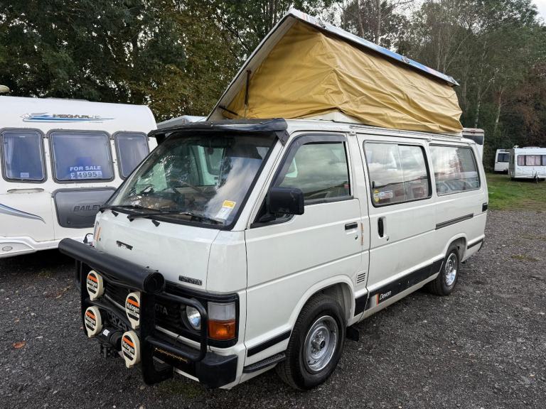 Devon Tour-Ace Toyota HI-ACE P classic retro pop top campervan 