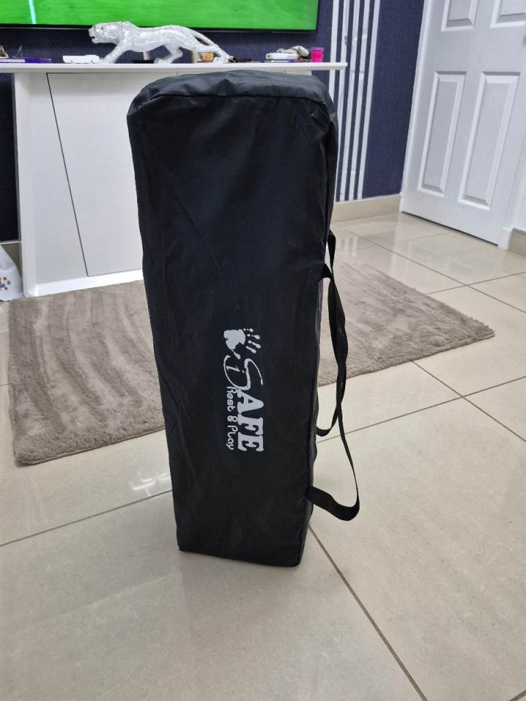 image for Safe rest&play travel cot