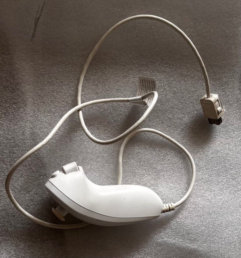 Wii Nunchuk Controller – White, Good Condition